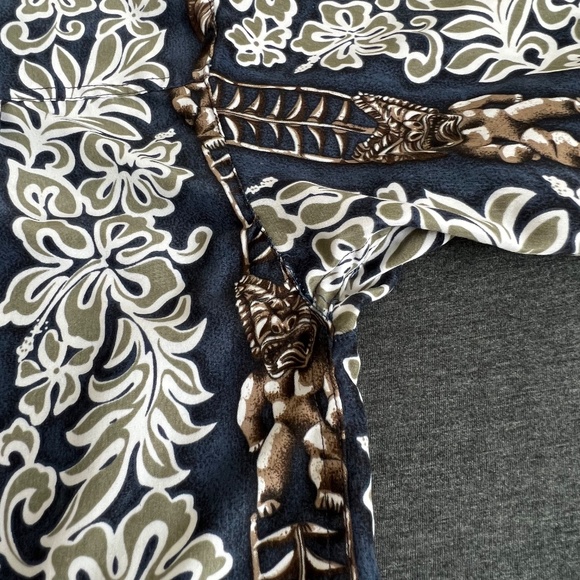 Pipeline Aloha Shirt Navy and Khaki Tiki Floral Button Up Size Small - Picture 5 of 12